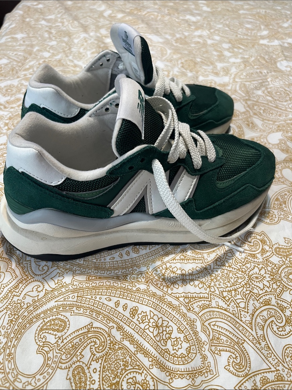 New Balance Green & White Women's Casual Sneakers